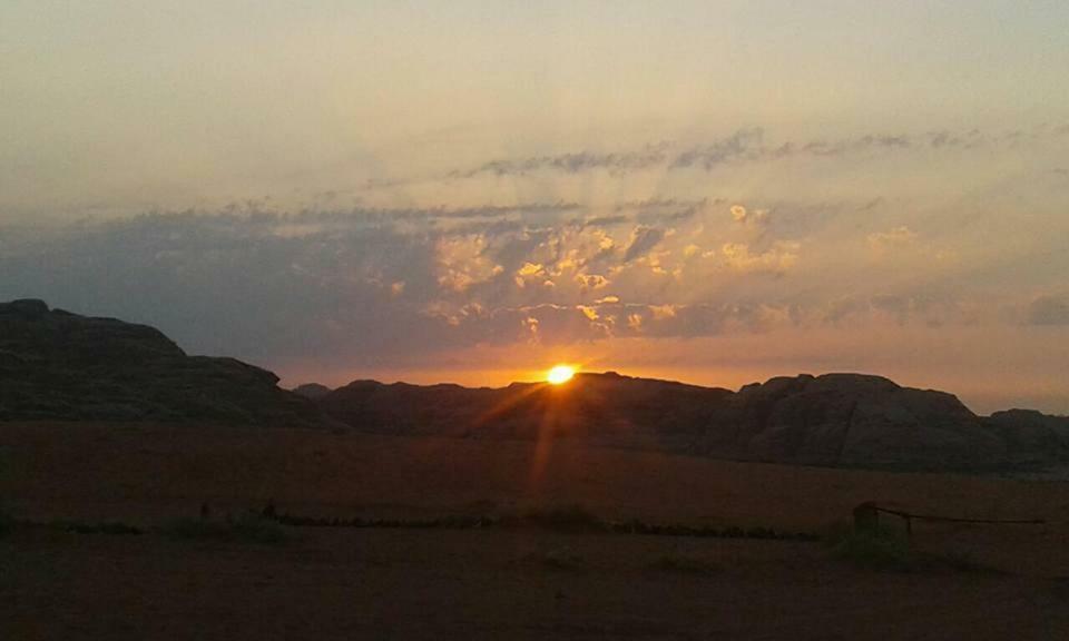 Rumshines Camp Wadi Rum Eksteriør billede